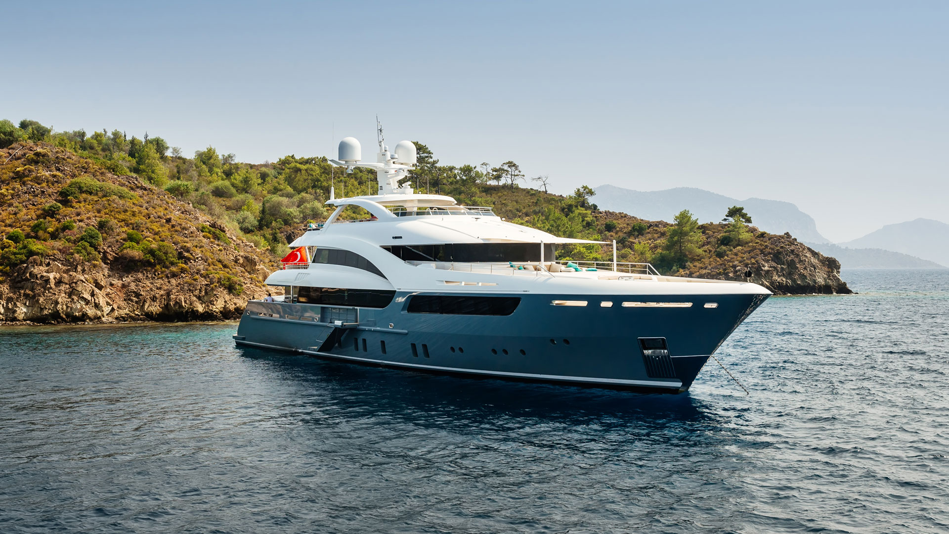 Luxury Yacht Rental